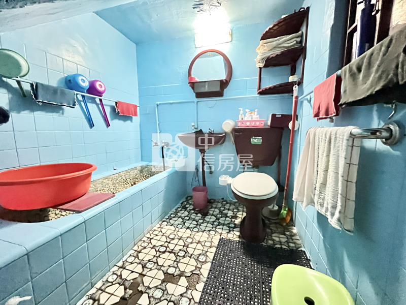 沙鹿家樂福10米路大地坪透天房屋室內格局與周邊環境