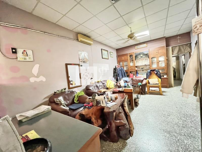 沙鹿家樂福10米路大地坪透天房屋室內格局與周邊環境