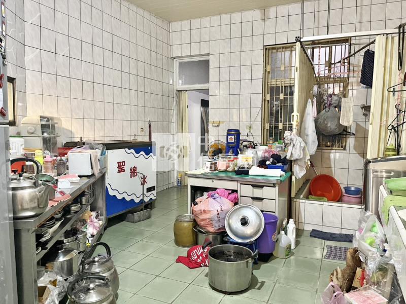 沙鹿家樂福10米路大地坪透天房屋室內格局與周邊環境