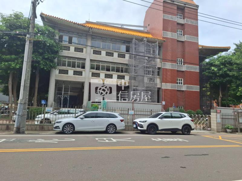 吳鳳二街金店面房屋室內格局與周邊環境