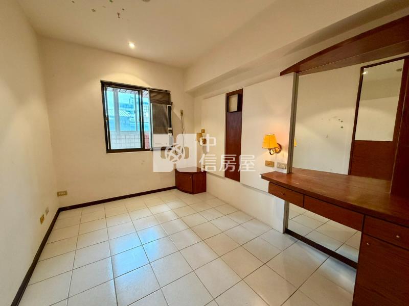 藝文輕鬆入主演說家電梯三房房屋室內格局與周邊環境