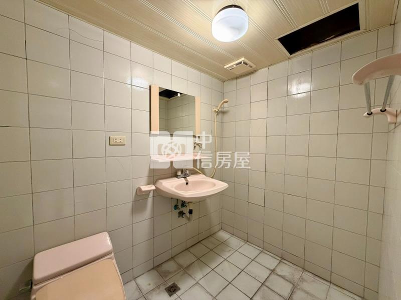 藝文輕鬆入主演說家電梯三房房屋室內格局與周邊環境