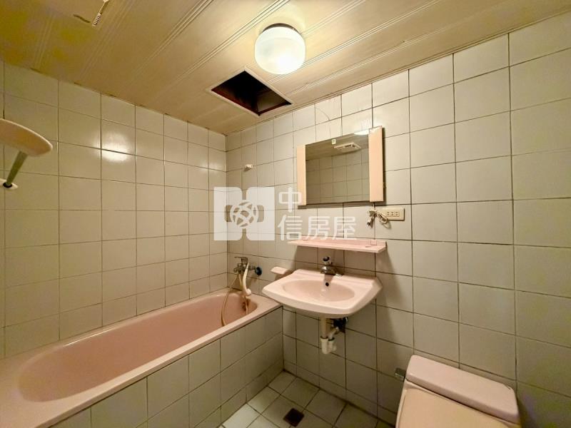 藝文輕鬆入主演說家電梯三房房屋室內格局與周邊環境