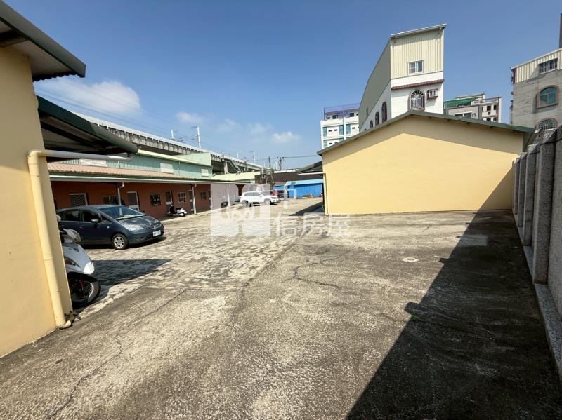 新市稀有鄰15米路大建地房屋室內格局與周邊環境