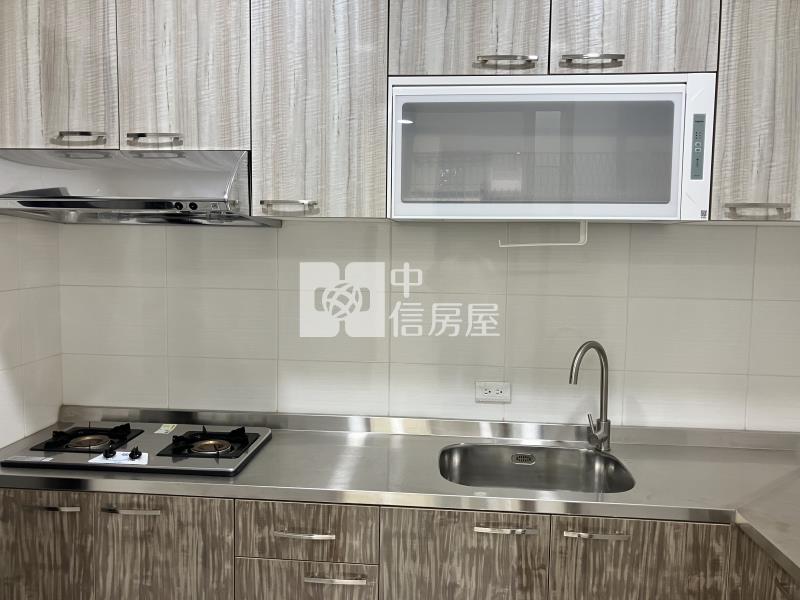 夢時代商圈超美透天房屋室內格局與周邊環境