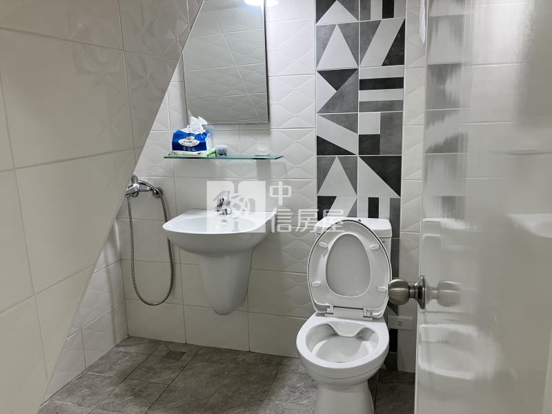 夢時代商圈超美透天房屋室內格局與周邊環境