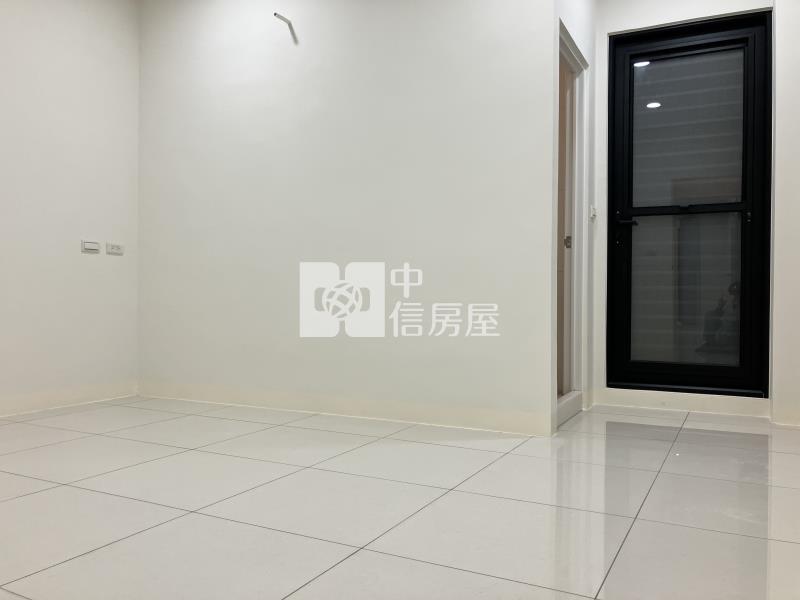 夢時代商圈超美透天房屋室內格局與周邊環境