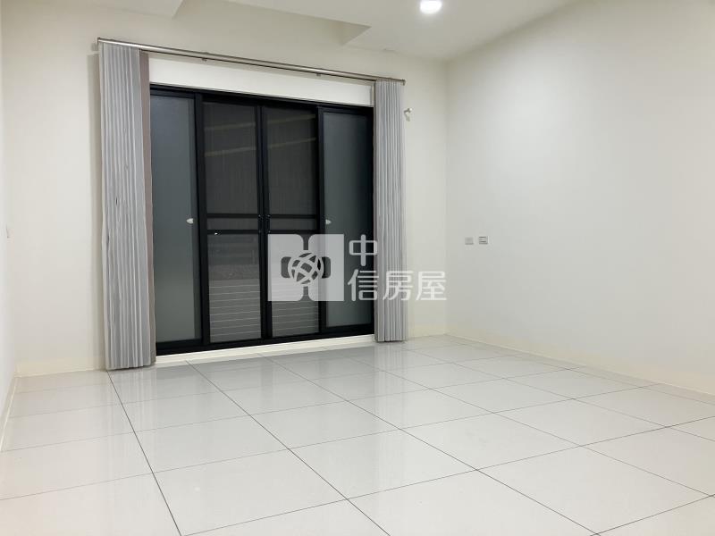 夢時代商圈超美透天房屋室內格局與周邊環境