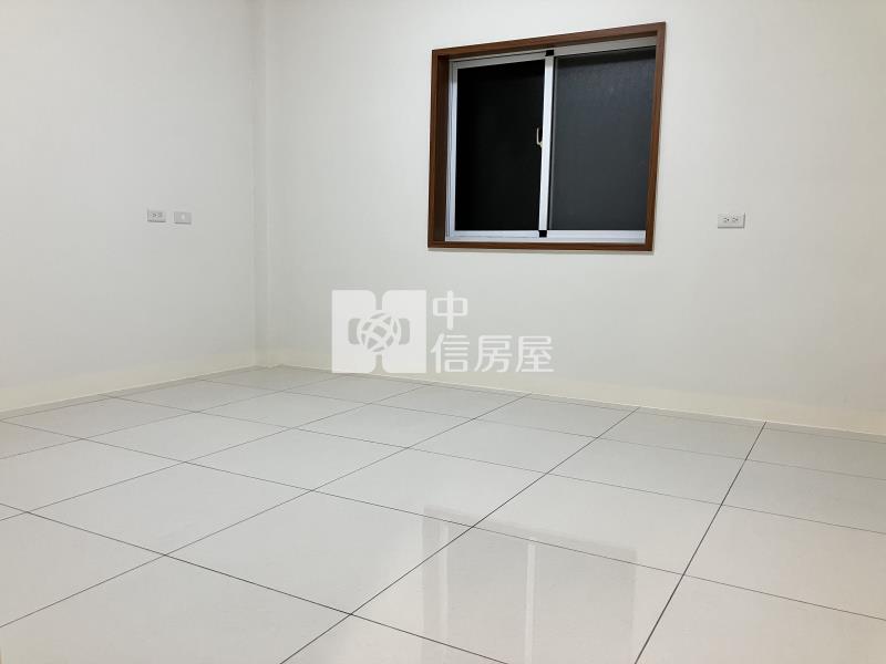 夢時代商圈超美透天房屋室內格局與周邊環境