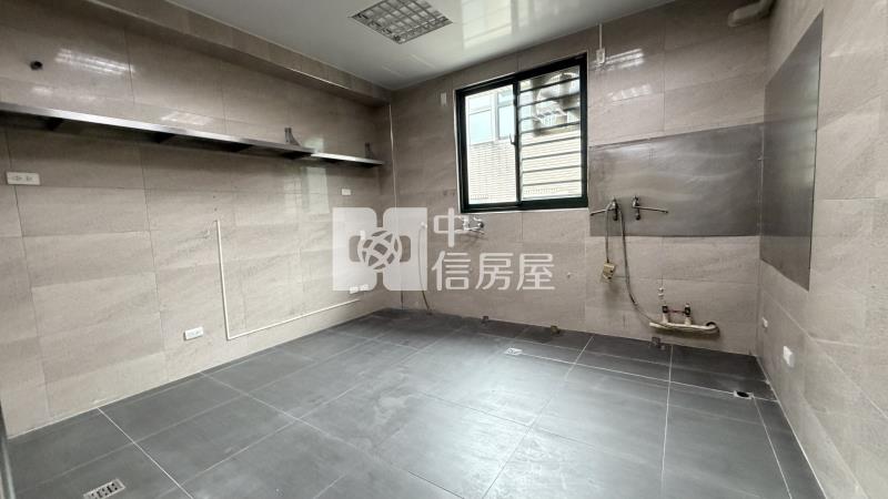 桃園小檜溪獨棟電梯商辦大透店房屋室內格局與周邊環境