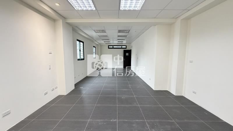 桃園小檜溪獨棟電梯商辦大透店房屋室內格局與周邊環境