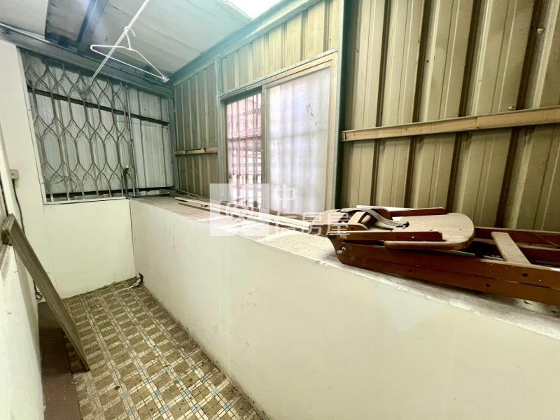 國光路大買家旁金店面房屋室內格局與周邊環境