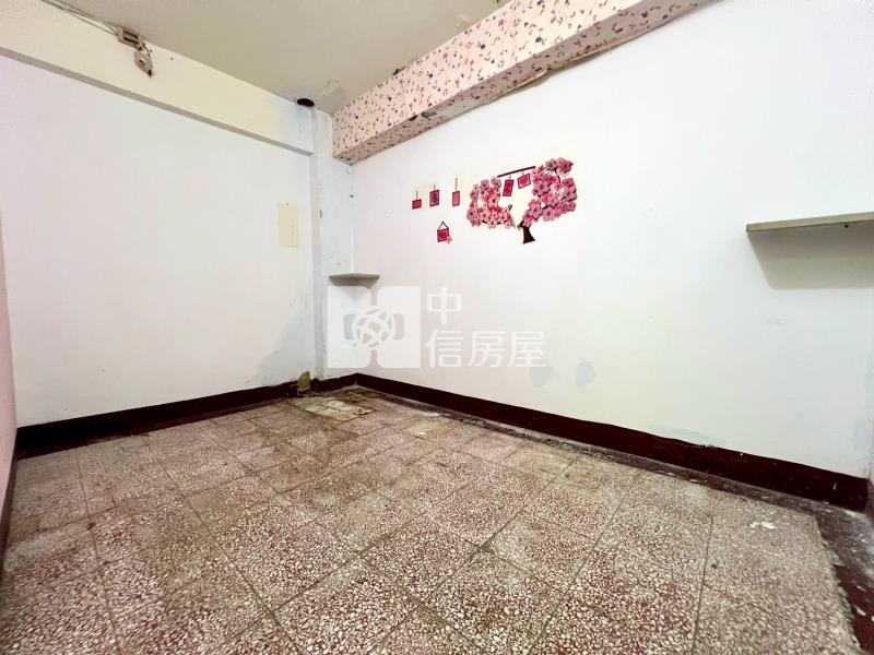 國光路大買家旁金店面房屋室內格局與周邊環境