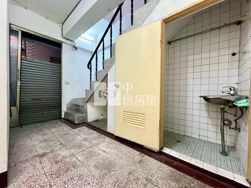 國光路大買家旁金店面房屋室內格局與周邊環境