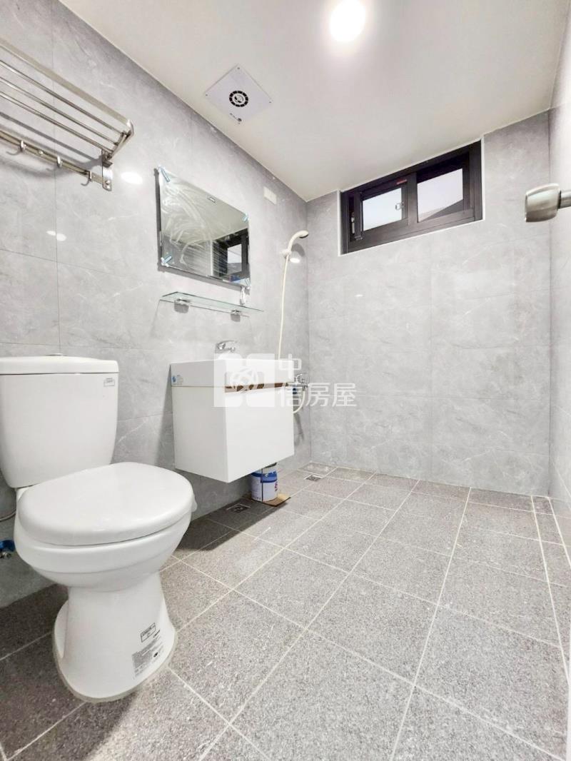 東區全新整理三房房屋室內格局與周邊環境