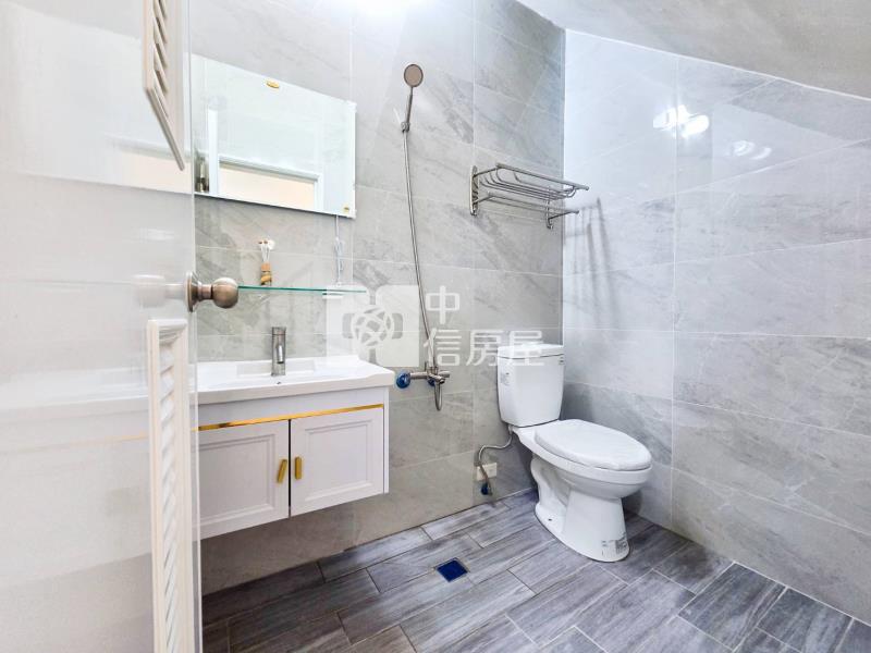 大寮低總價時尚車庫透天房屋室內格局與周邊環境