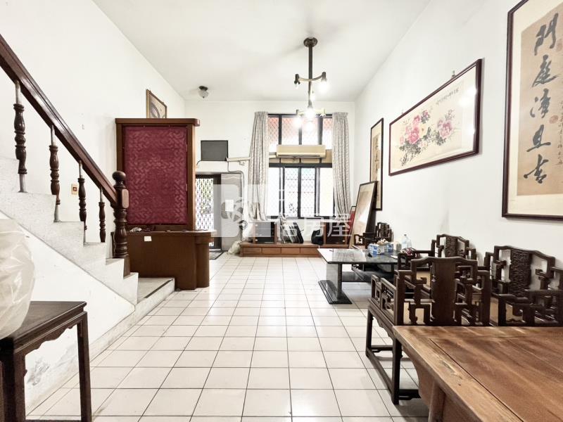 松竹國小前院透天房屋室內格局與周邊環境