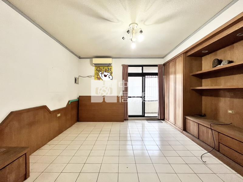 松竹國小前院透天房屋室內格局與周邊環境