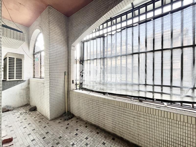 松竹國小前院透天房屋室內格局與周邊環境