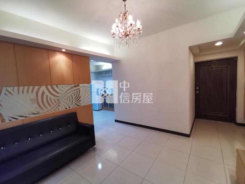 中壢戶政稀有電梯裝潢兩房平面車房屋室內格局與周邊環境