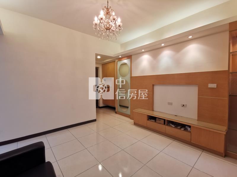 中壢戶政稀有電梯裝潢兩房平面車房屋室內格局與周邊環境