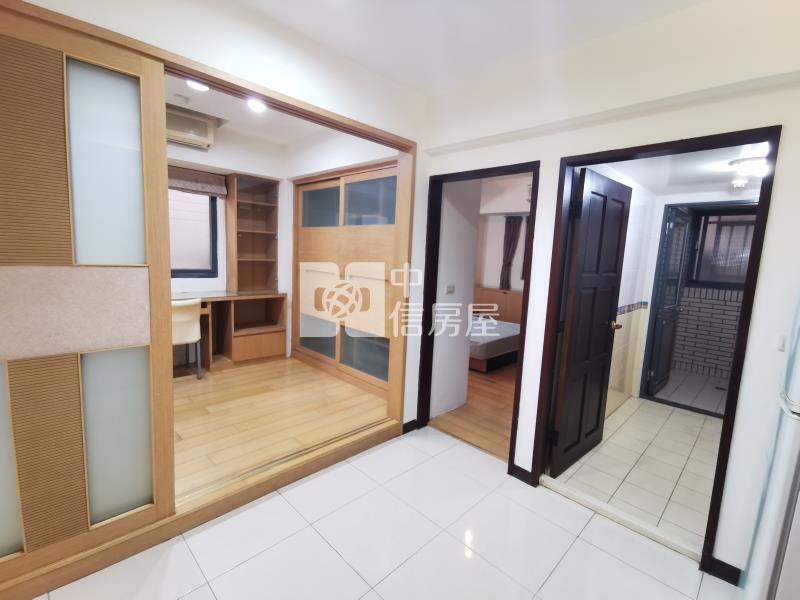 中壢戶政稀有電梯裝潢兩房平面車房屋室內格局與周邊環境