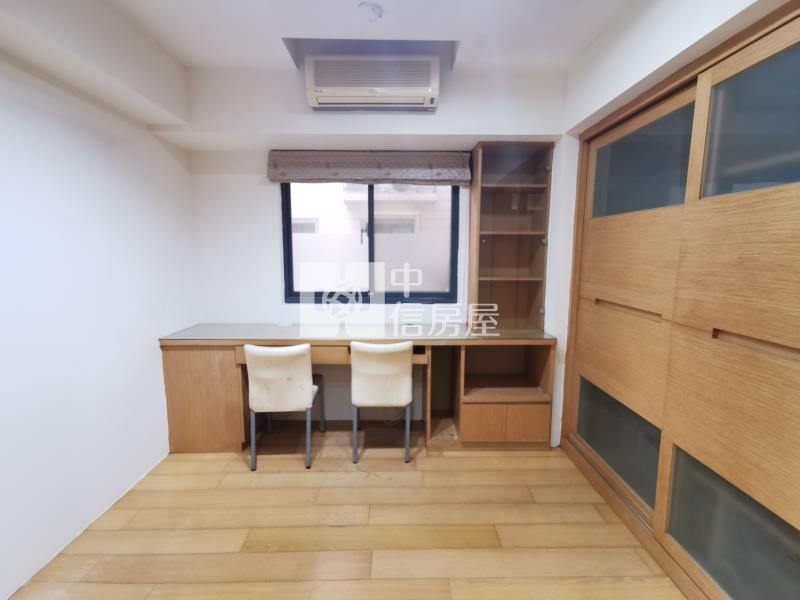 中壢戶政稀有電梯裝潢兩房平面車房屋室內格局與周邊環境