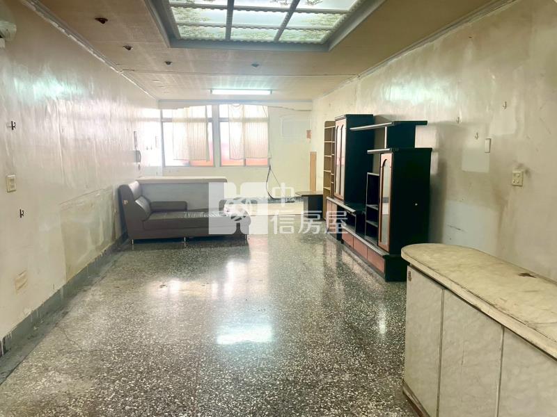 苓雅臨路透天店住房屋室內格局與周邊環境