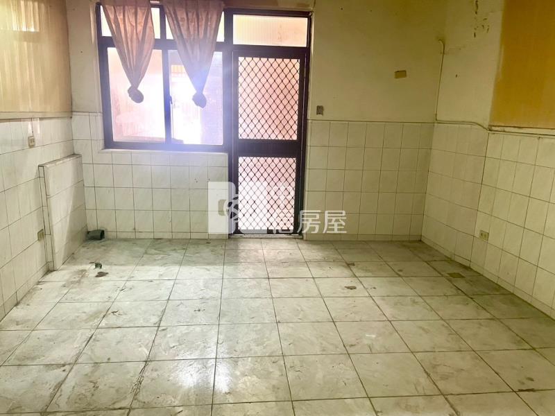 苓雅臨路透天店住房屋室內格局與周邊環境