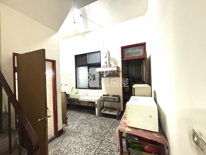 太平國小旁臨十五米路美透店房屋室內格局與周邊環境