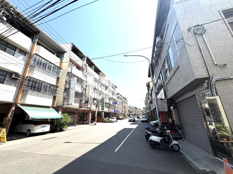 太平國小旁臨十五米路美透店房屋室內格局與周邊環境