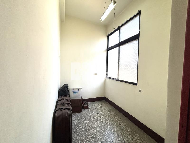 太平國小旁臨十五米路美透店房屋室內格局與周邊環境