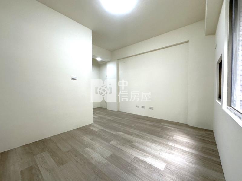 崇蘭國小前後臨路整新透天房屋室內格局與周邊環境