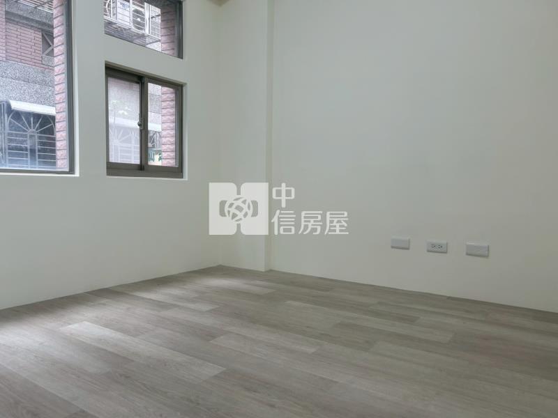 崇蘭國小前後臨路整新透天房屋室內格局與周邊環境