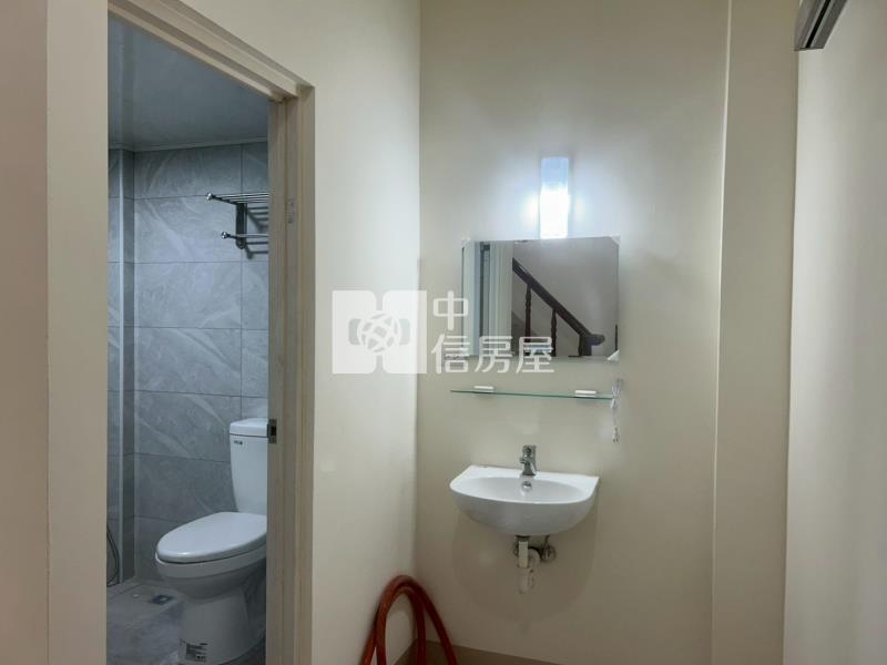 崇蘭國小前後臨路整新透天房屋室內格局與周邊環境