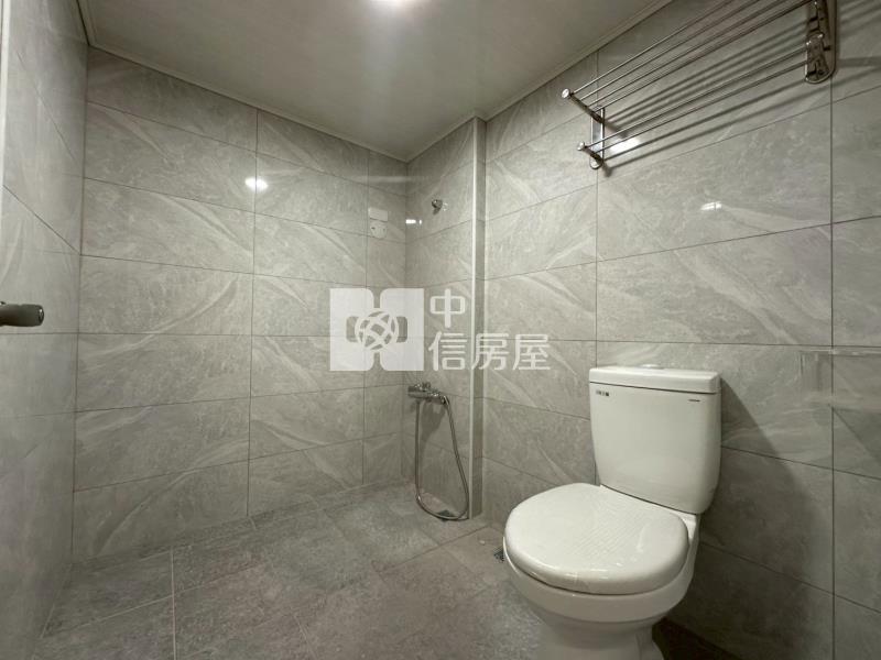 崇蘭國小前後臨路整新透天房屋室內格局與周邊環境