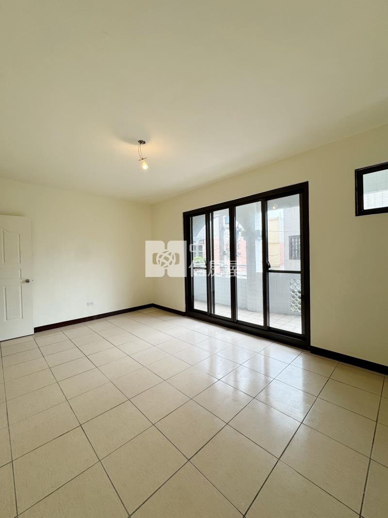 大溪交流道整新美墅房屋室內格局與周邊環境