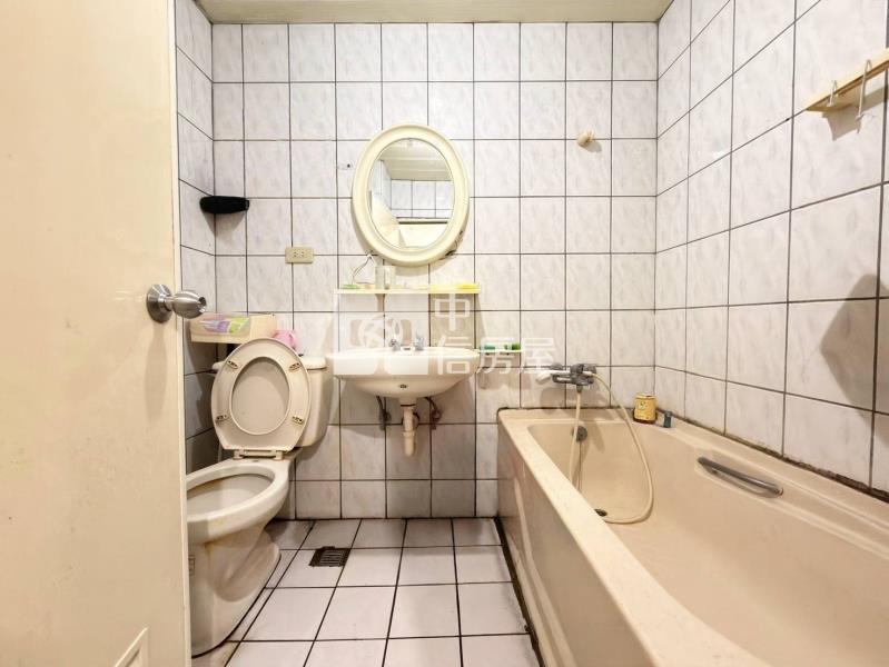 忠貞市場景觀美3房房屋室內格局與周邊環境