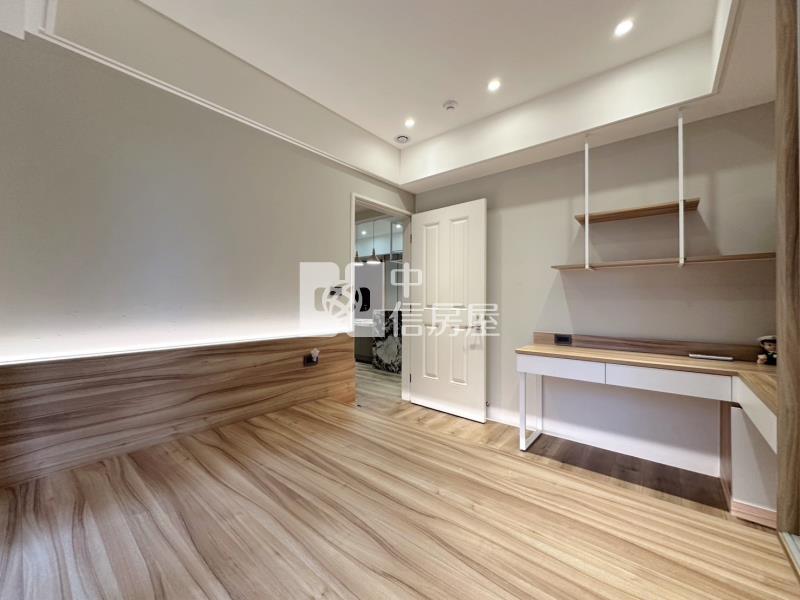 J11.宜雄大名鑄大四房雙車戶【捷運新北園區站加盟店】房屋室內格局與周邊環境