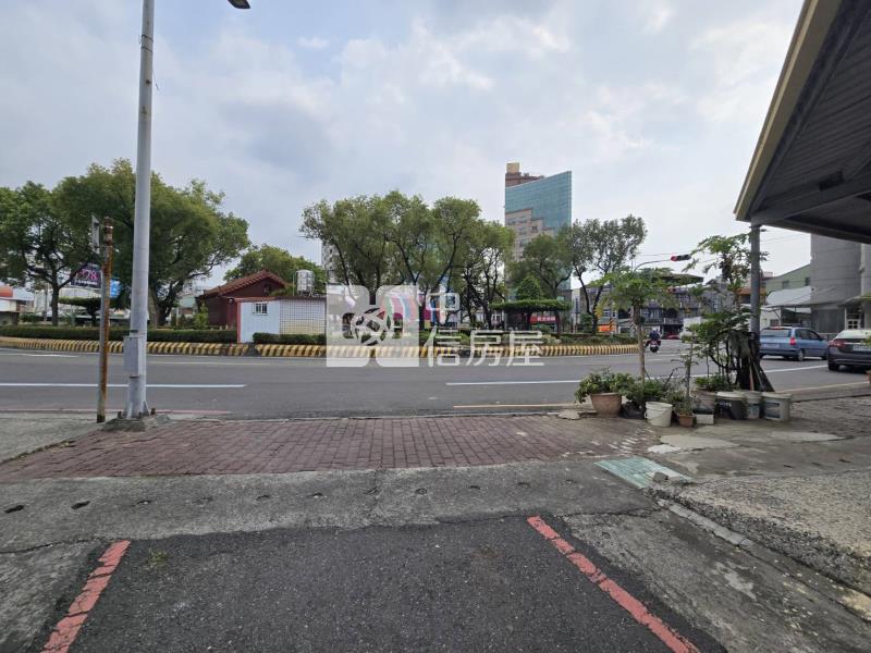 新化圓環優質建地(專)房屋室內格局與周邊環境