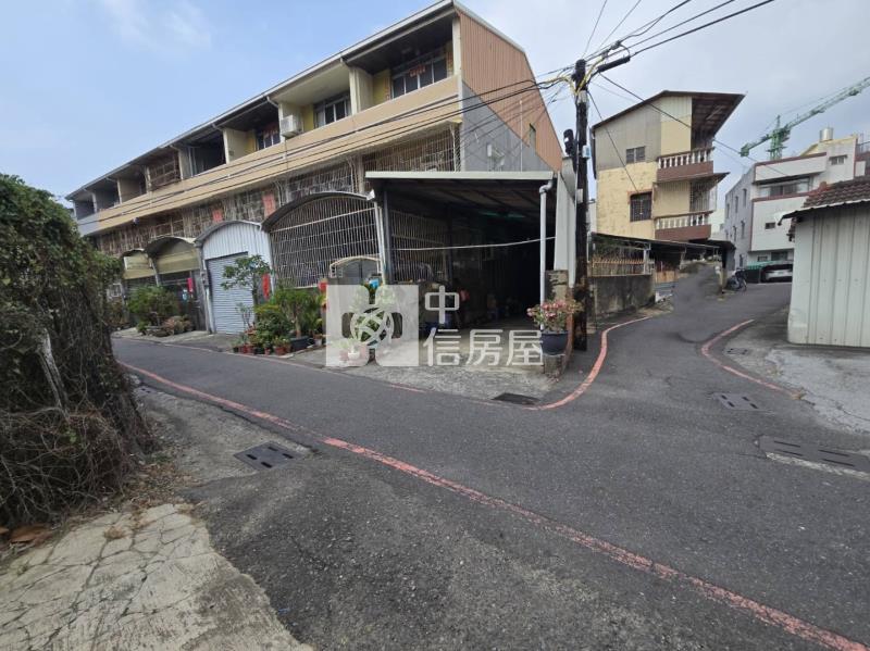 新化圓環優質建地(專)房屋室內格局與周邊環境