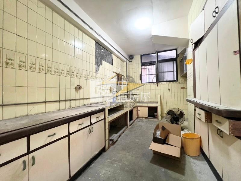 【星鑽】(專委)投資首選中壢火車站前黃金地段稀有釋出4房房屋室內格局與周邊環境