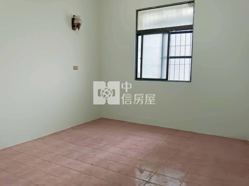 梓官三角窗大地坪車庫透天房屋室內格局與周邊環境