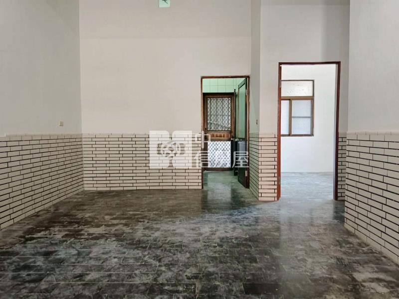 梓官三角窗大地坪車庫透天房屋室內格局與周邊環境