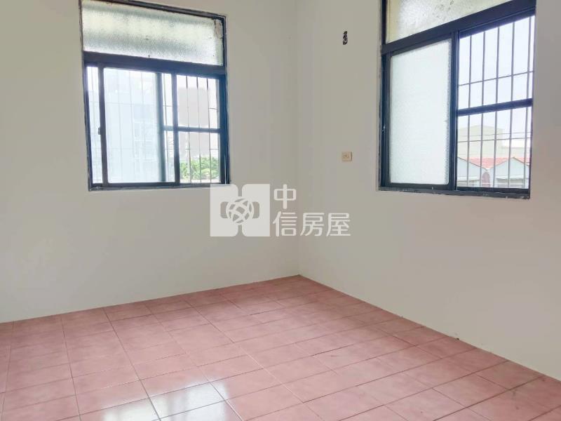 梓官三角窗大地坪車庫透天房屋室內格局與周邊環境