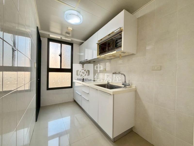 三月花見精裝大兩房B1柱邊平車房屋室內格局與周邊環境