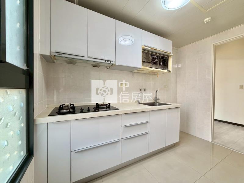 三月花見精裝大兩房B1柱邊平車房屋室內格局與周邊環境