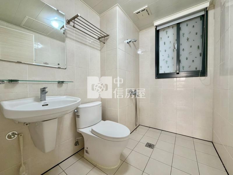 三月花見精裝大兩房B1柱邊平車房屋室內格局與周邊環境