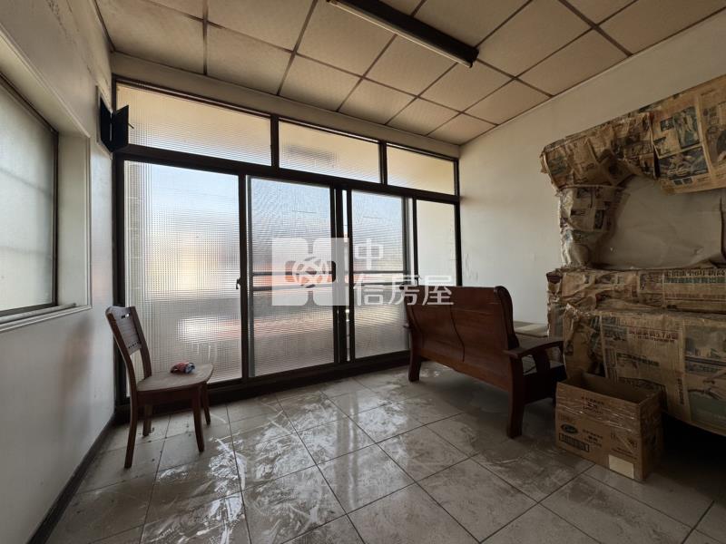 文化路尾邊間傳統透天房屋室內格局與周邊環境