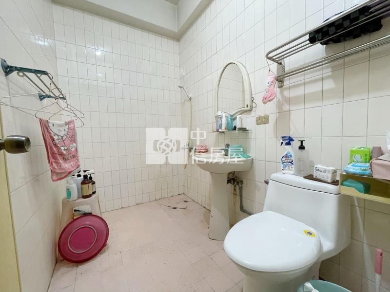 南區稀有大面寬|忠孝夜市旁|增值店住合一整棟+地下室首選透店房屋室內格局與周邊環境